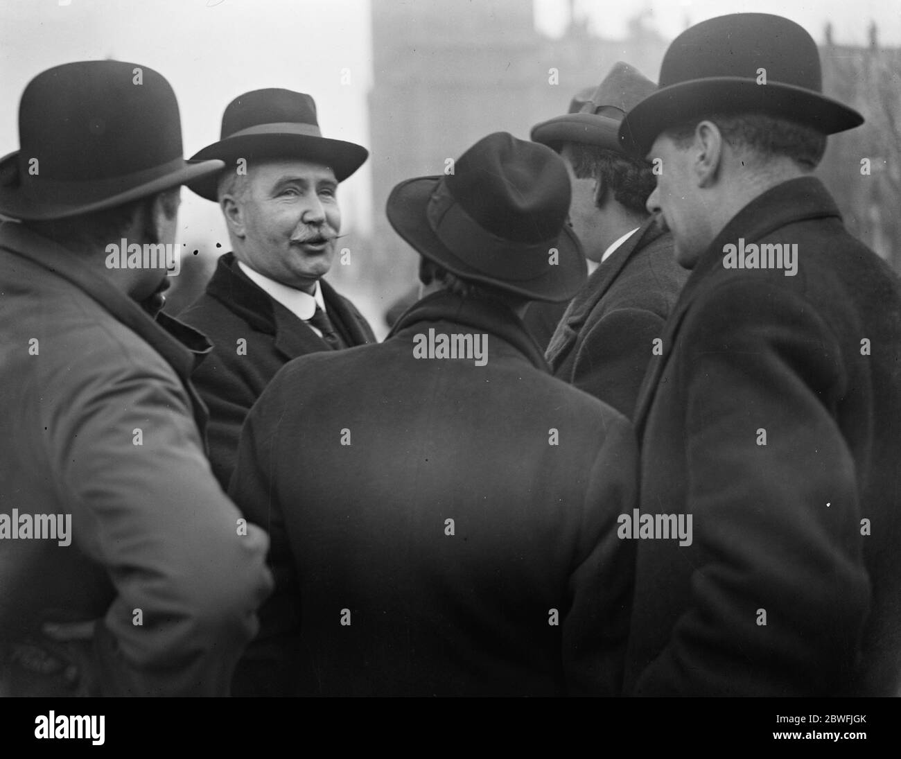 Great effort for railway peace Mr John Bromley ( Secretary of the Associated Society of Locomotive Engineers and Firemen ) surrounded by newspaper men eager for the latest news of the crisis . A photgraph taken outside the railway companies association in Parliament street . 19 January 1924 Stock Photo