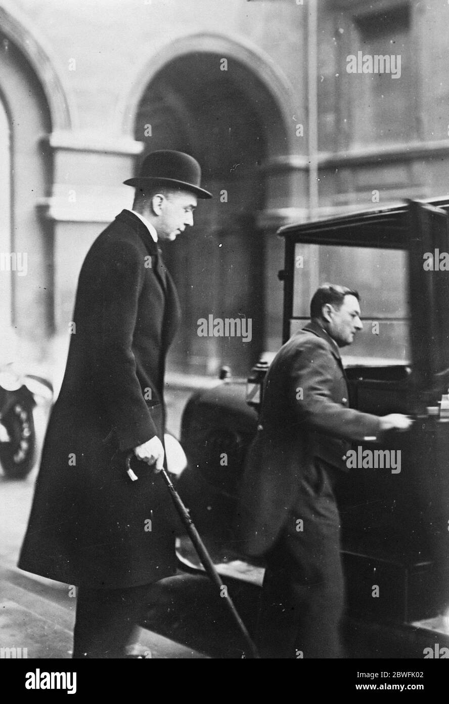 The German reparation overture . Herr von Hoesch , the German Charge d ' Affaires in Paris , leaving the Quai d ' Orsay after his interview with M Poincare . 17 December 1923 Stock Photo