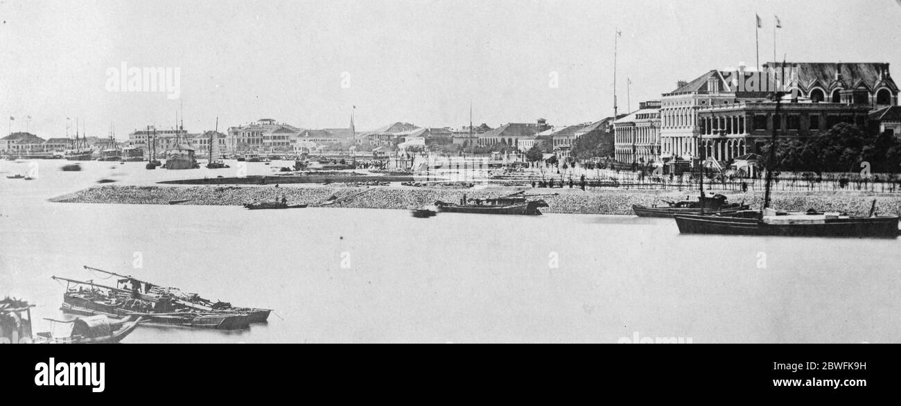 Civil War in China As the result of an outbreak of civil war 20 miles inland from the great Port Shanghai is not only threatened with the suspension of its vast economic activities , but the city itself is the principal bone of contention between the rival armies 5 September 1924 Stock Photo