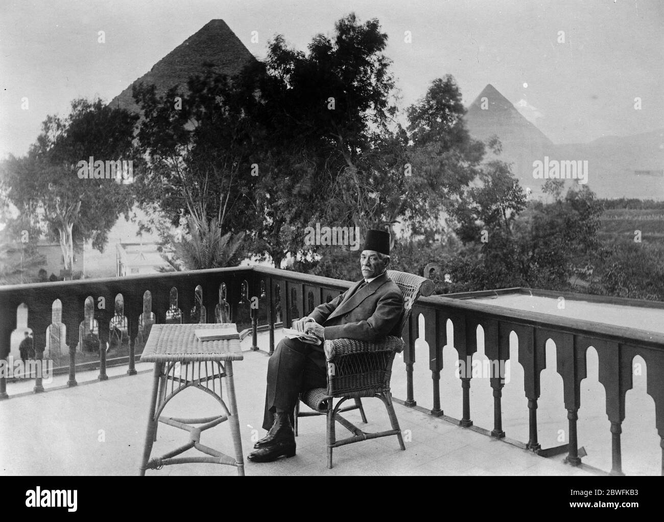 In Precarious Health Zaghlul taking a sunbath on his roof near the pyramids 14 December 1923 Stock Photo