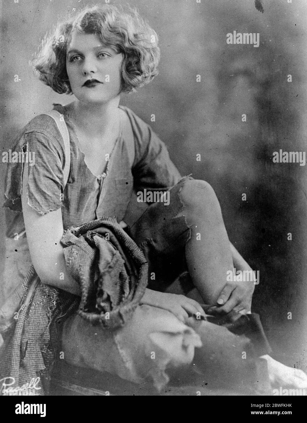Stage and Film Romance Fern Oakley Of Toronto one of the most charming members of the famous Ziegfeld Follies , who has just married Mr John Wilton Grosby the agent for several well known film stars in America 10 March 1923 Stock Photo