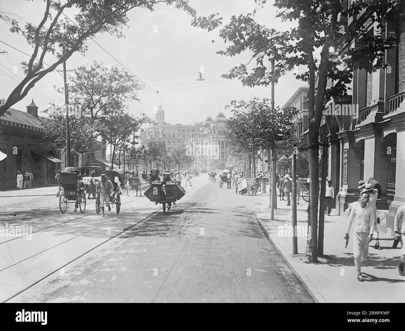 Shanghai bund 1920s hi-res stock photography and images - Alamy