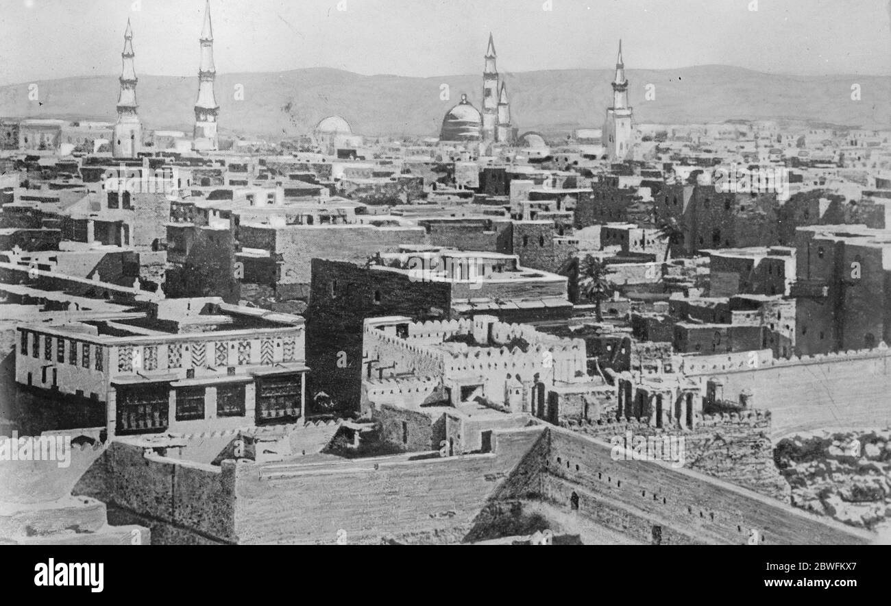 Reported fall of Medina . In well informed diplomatic circles the Central News was informed that no official report had been received in London confirming the news of the fall of Medina , but that the city had fallen into the hands of Ibn Saud was regarded as extremely likely . A panorama of Medina showing the great Mosque . 24 November 1925 Stock Photo