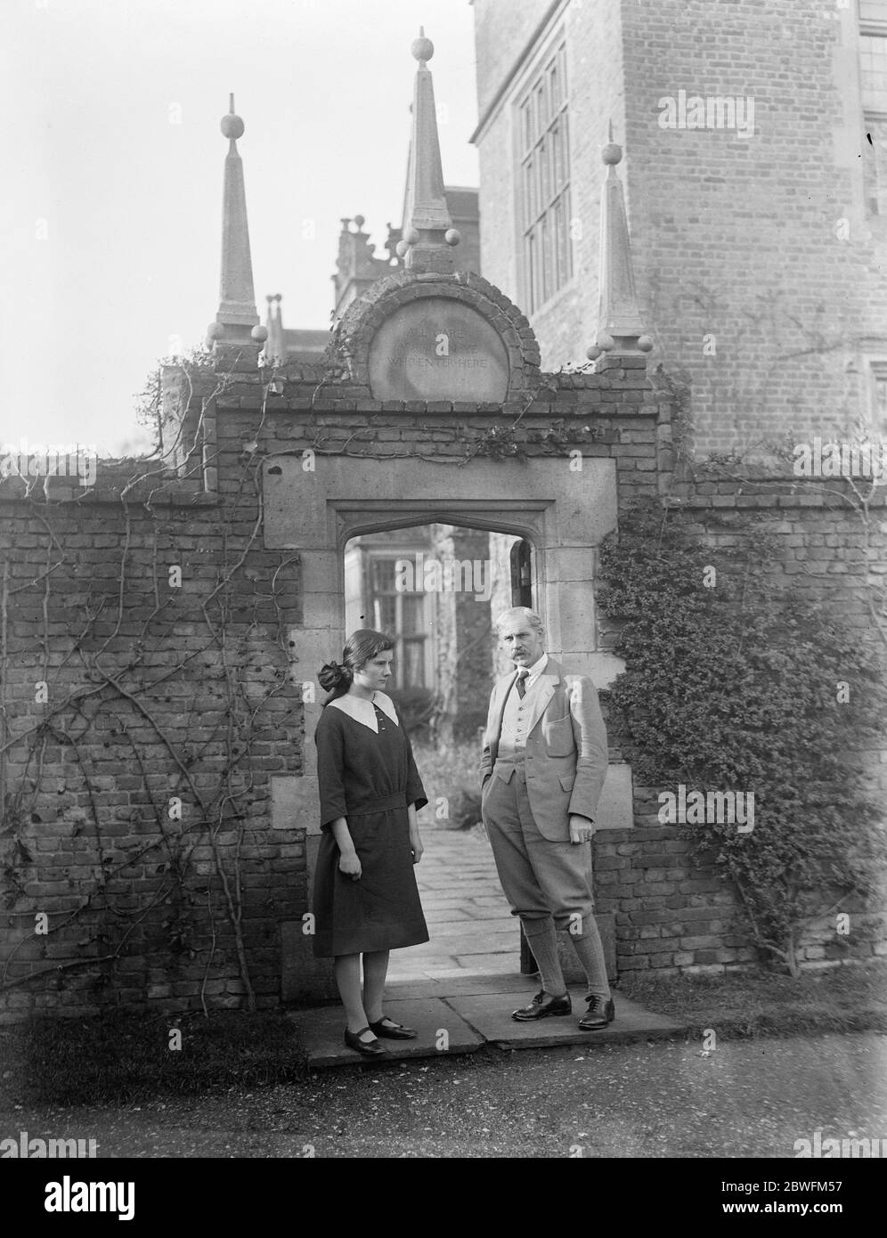 Premiers meet at Chequers Mr Ramsay MacDonald ' s first visit Mr