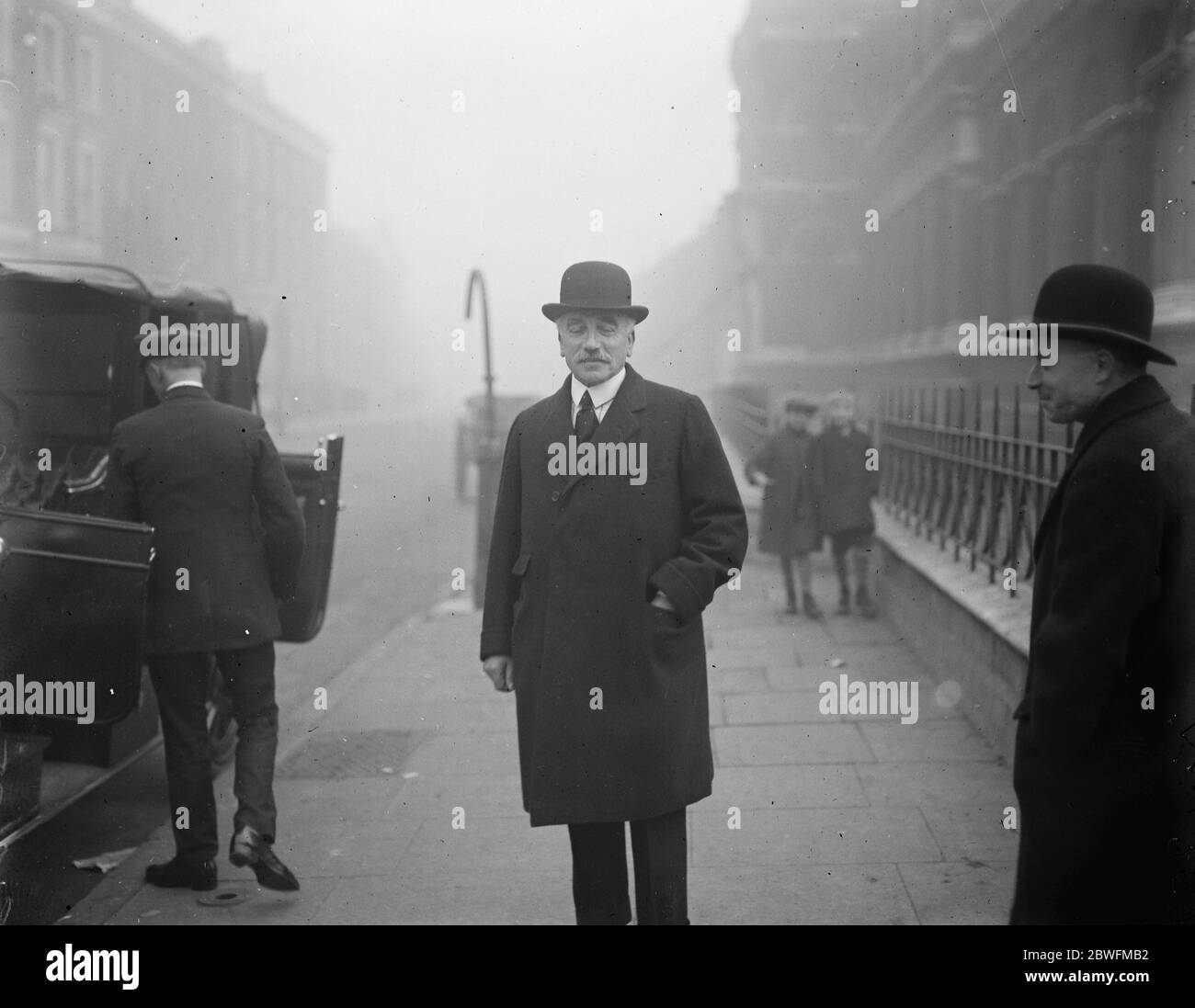 A Lucky thirteen Mr E A Strauss ( liberal ) after being nominated for the 13th time for North Southwark 18 October 1924 Stock Photo