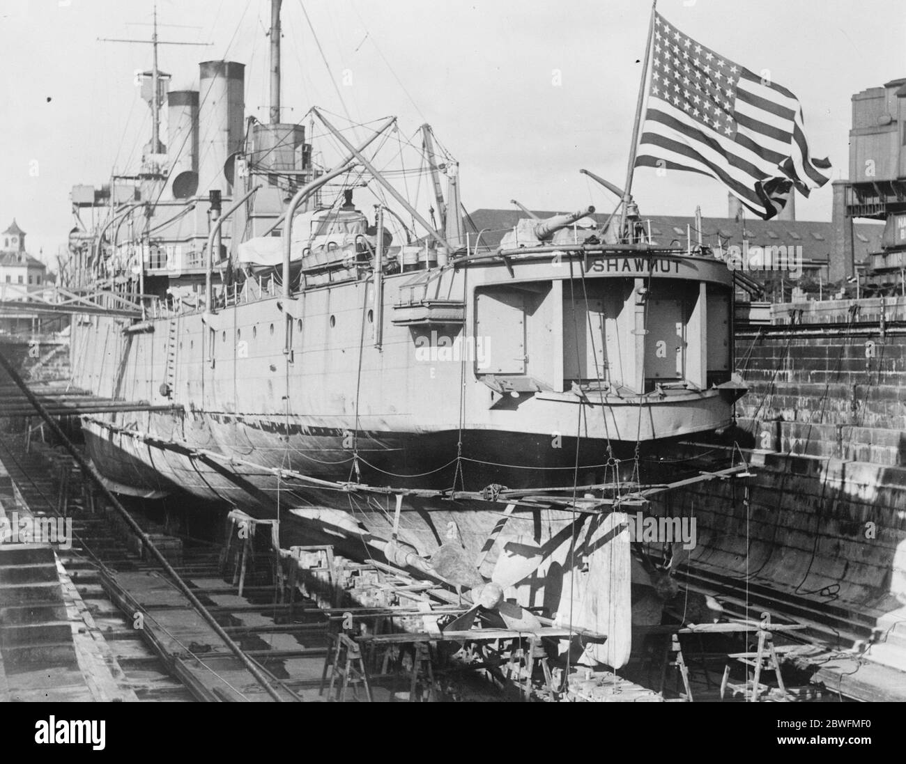 Doors in the Stern . The US Navy Supply ship  Shawmut  in drydock at the Charleston Navy where she is undergoing repairs . Note the stern which is the most peculiar of any in the US Navy . 29 January 1927 Stock Photo