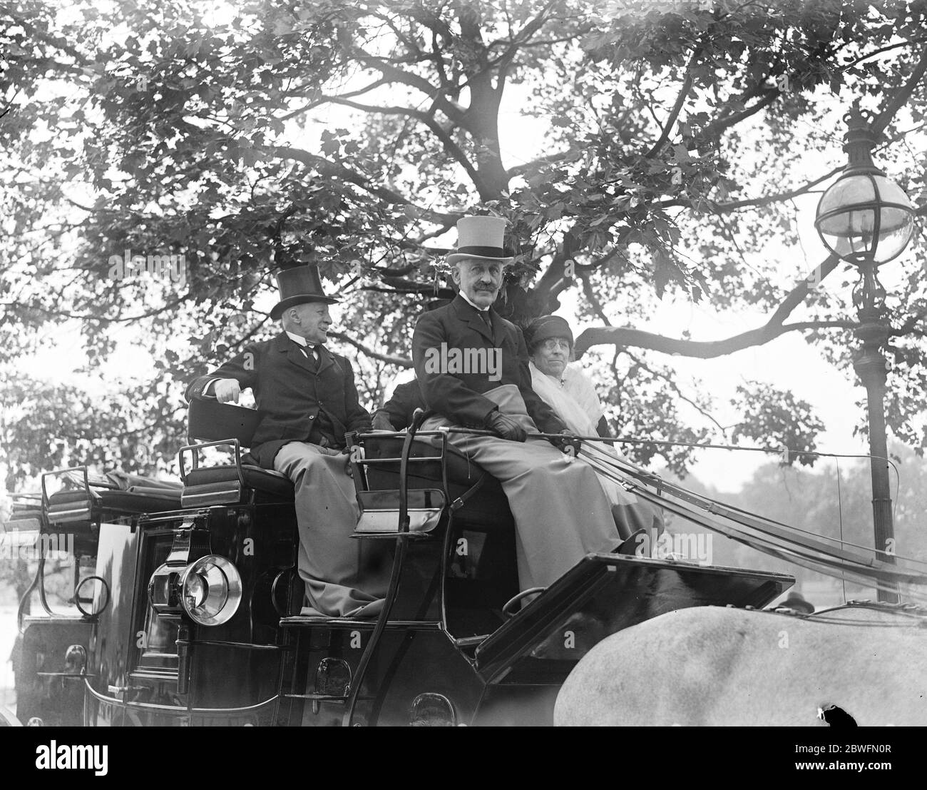 Coaching marathon . Sir Edward Stern , Bart , on his coach before starting from Hyde Park . 13 June 1925 Stock Photo