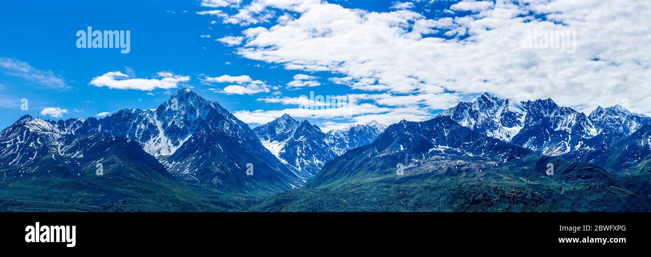 Scenic landscape of mountains along Glenn Highway between Anchorage and Glennallen, Alaska, USA Stock Photo