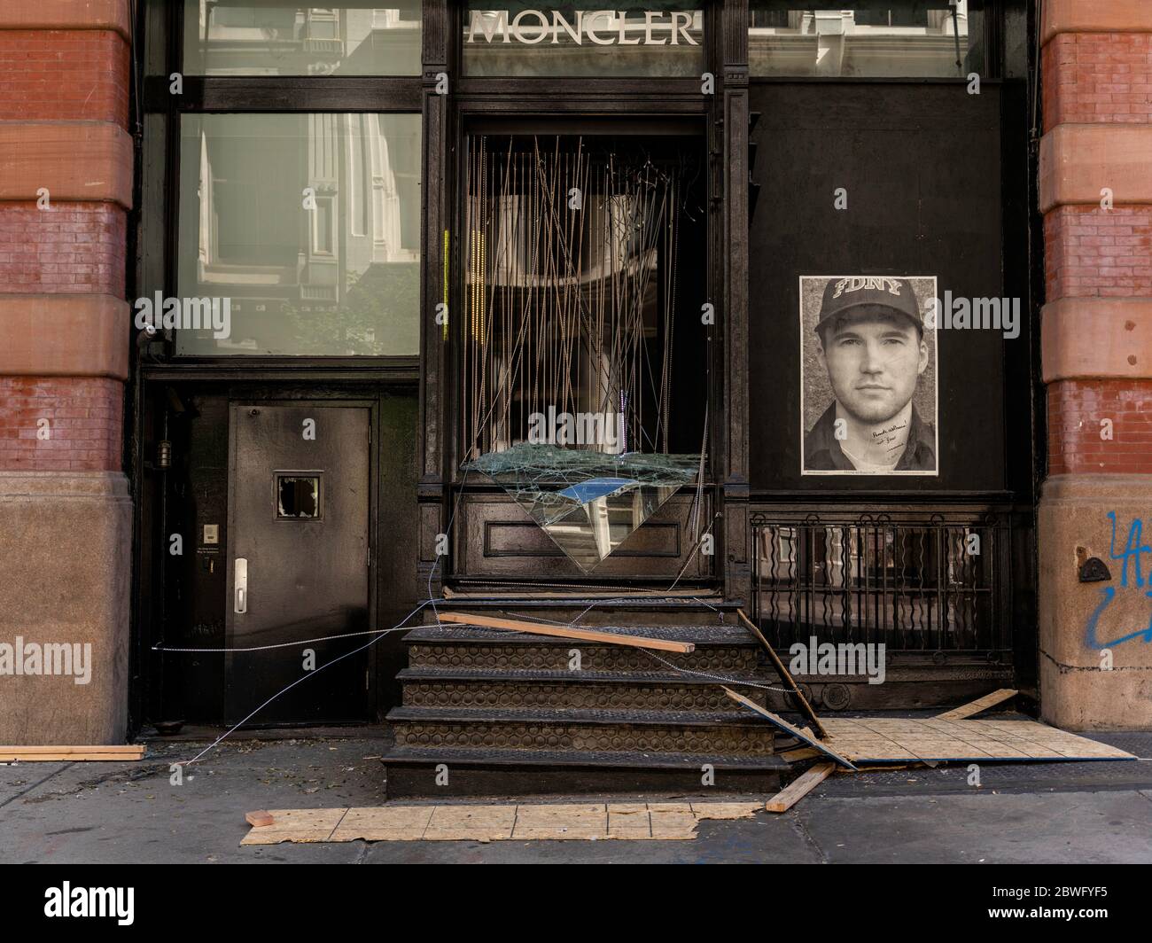 New York, New York, USA. 1st June, 2020. New York, New York, U.S.: a Moncler  store in SoHo was vandalized and looted during overnight riots in the city.  Credit: Corine Sciboz/ZUMA Wire/Alamy