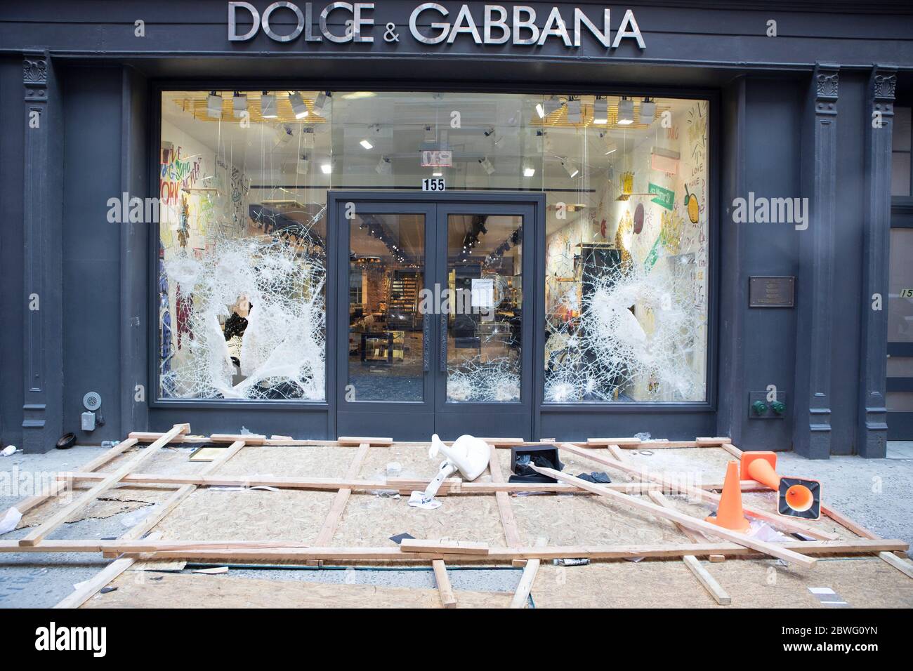 New York, New York, USA. 1st June, 2020. The Dolce Gabbana store in Soho was looted early Monday morning in New York, New York, Many other er New York Stores were also damaged and over 200 arrest were made from the Soho looting Credit: Brian Branch Price/ZUMA Wire/Alamy Live News Stock Photo