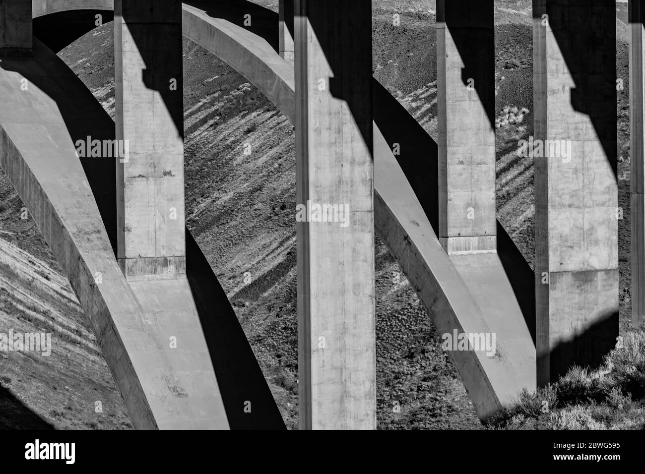 Fred G. Redmon Bridge, aka Selah Creek Bridge, over Selah Creek on Interstate 82 in Washington State, USA Stock Photo