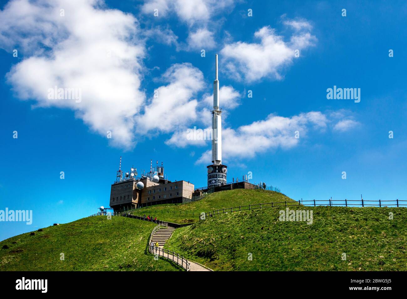 Meteorological observatory and Transmitter TV at the summit of Puy de Dome,  Regional natural park of Auvergne Volcanoes, Unesco World heritage, Puy d Stock Photo