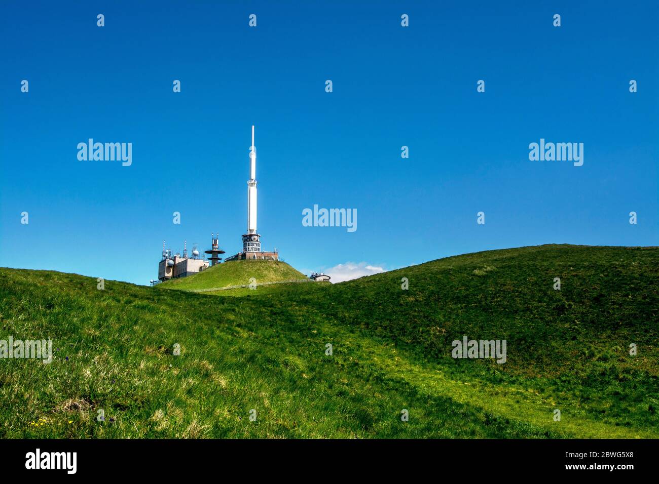 Meteorological observatory and Transmitter TV at the summit of Puy de Dome,  Regional natural park of Auvergne Volcanoes, Unesco World heritage, Puy d Stock Photo