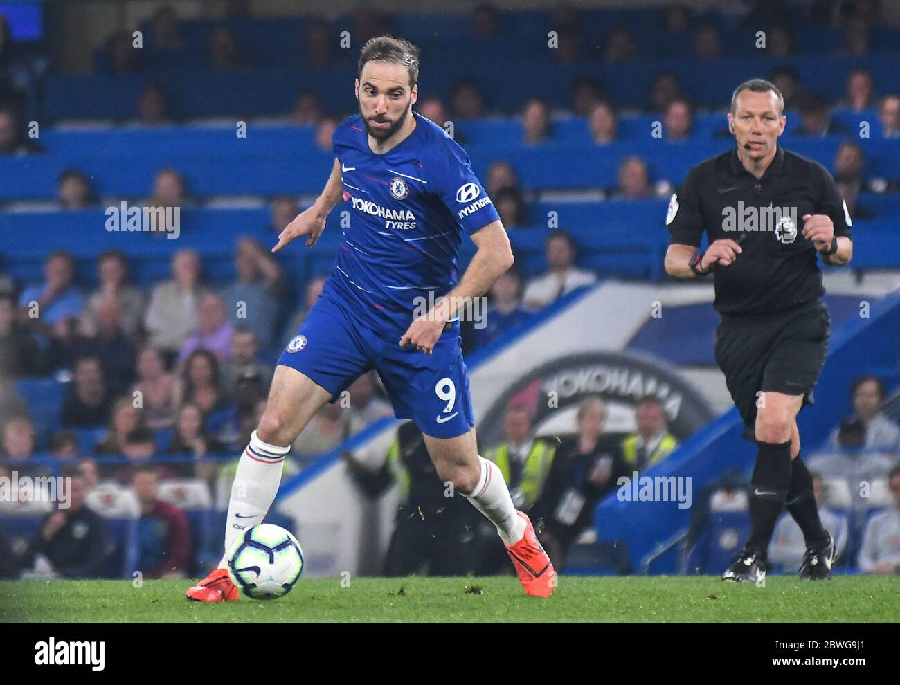 LONDON, ENGLAND - APRIL 22, 2019: Gonzalo Higuain of Chelsea pictured during the 2018/19 Premier League game between Chelsea FC and Burnley FC at Stam Stock Photo