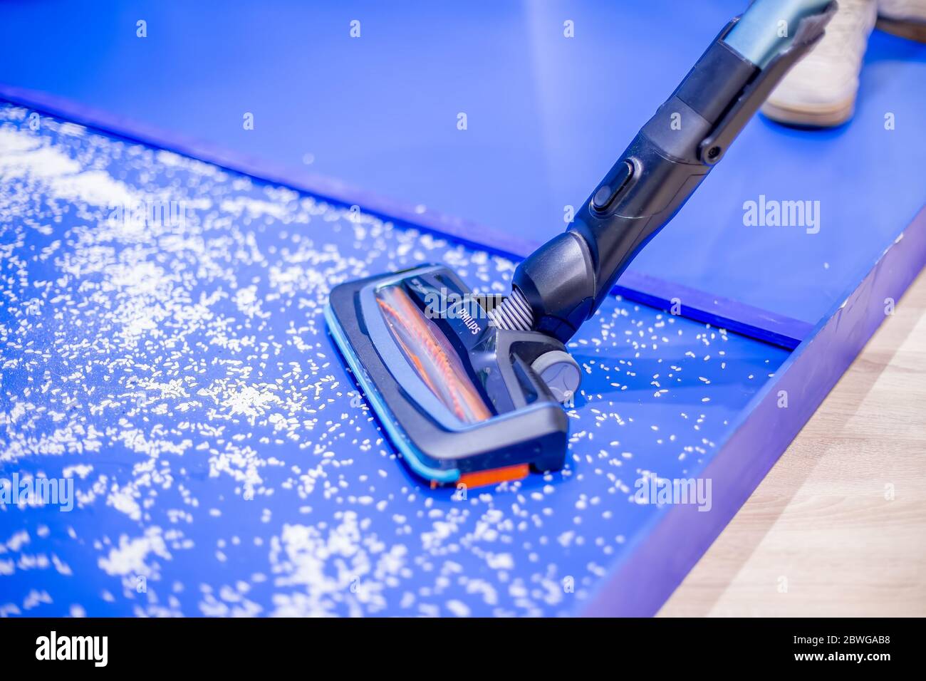 fit Abandonment organize Moscow, Russia - October 04, 2019: a new vacuum cleaner philips SpeedPro aqua with wet cleaning and LEDs cleans the blue floor from white crumbs Stock Photo - Alamy fit Abandonment organize Moscow, Russia - October 04, 2019: a new vacuum cleaner philips SpeedPro aqua with wet cleaning and LEDs cleans the blue floor from white crumbs Stock Photo - Alamy