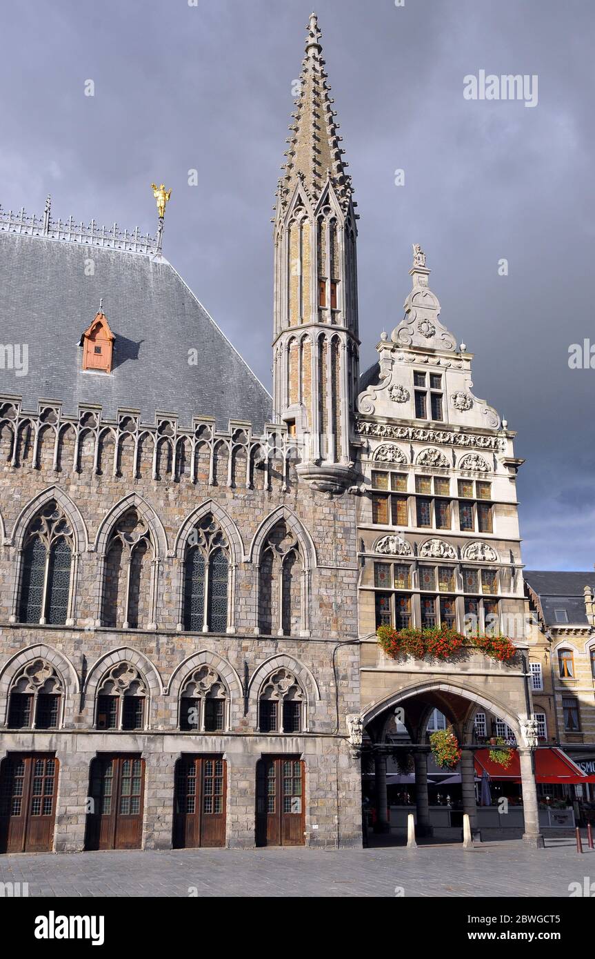 Ypres Cloth Hall, Lakenhal, Lakenhalle, Ypres, Ypern, Ieper, West