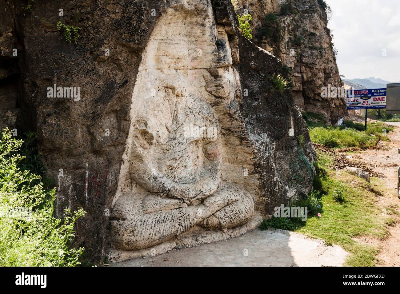 Statue sitting by river hires stock photography and images Alamy