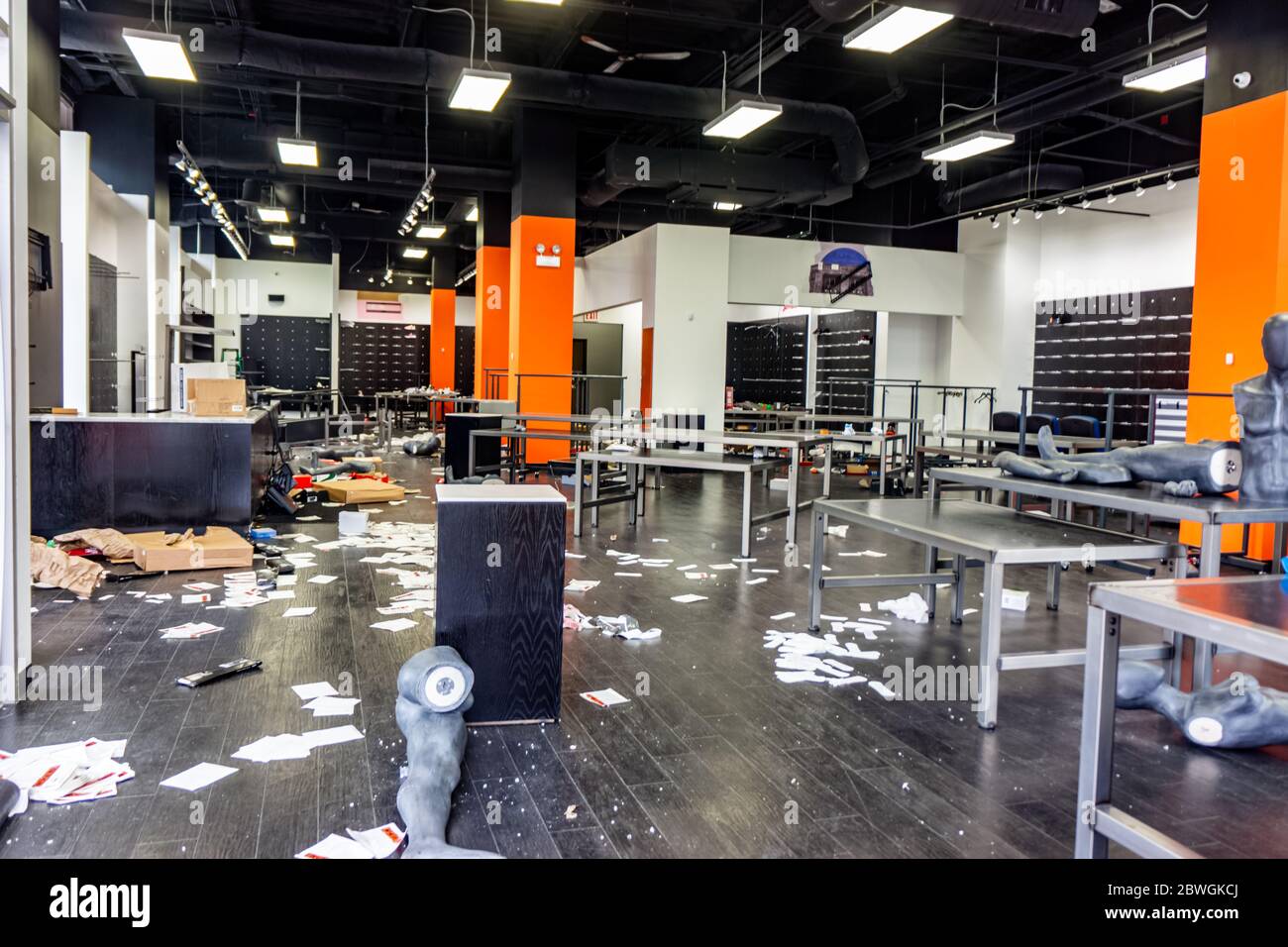Chicago Riot George George floyd riots chicago hi-res stock photography and images - Alamy