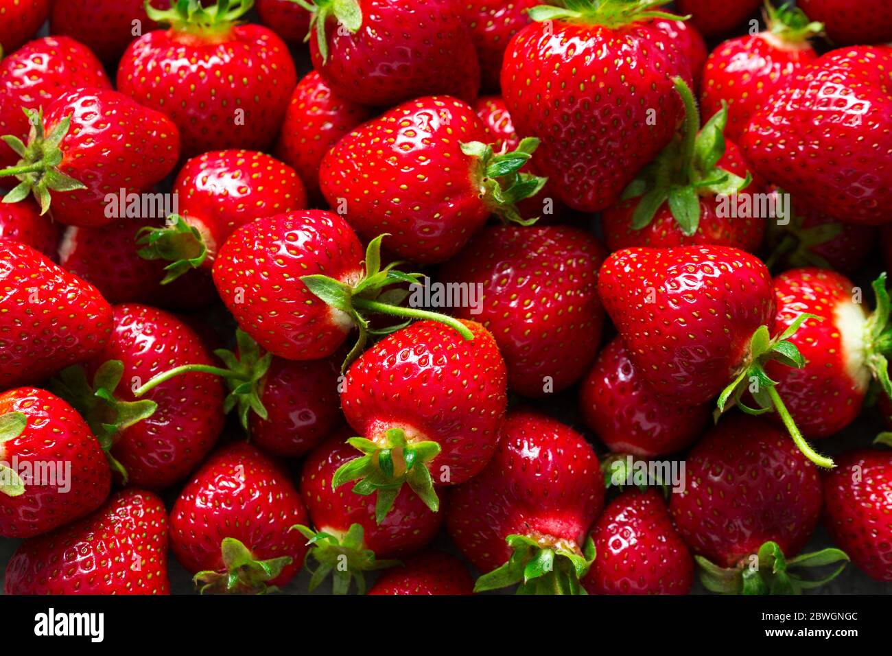 Juicy red ripe strawberry berry hi-res stock photography and images - Alamy