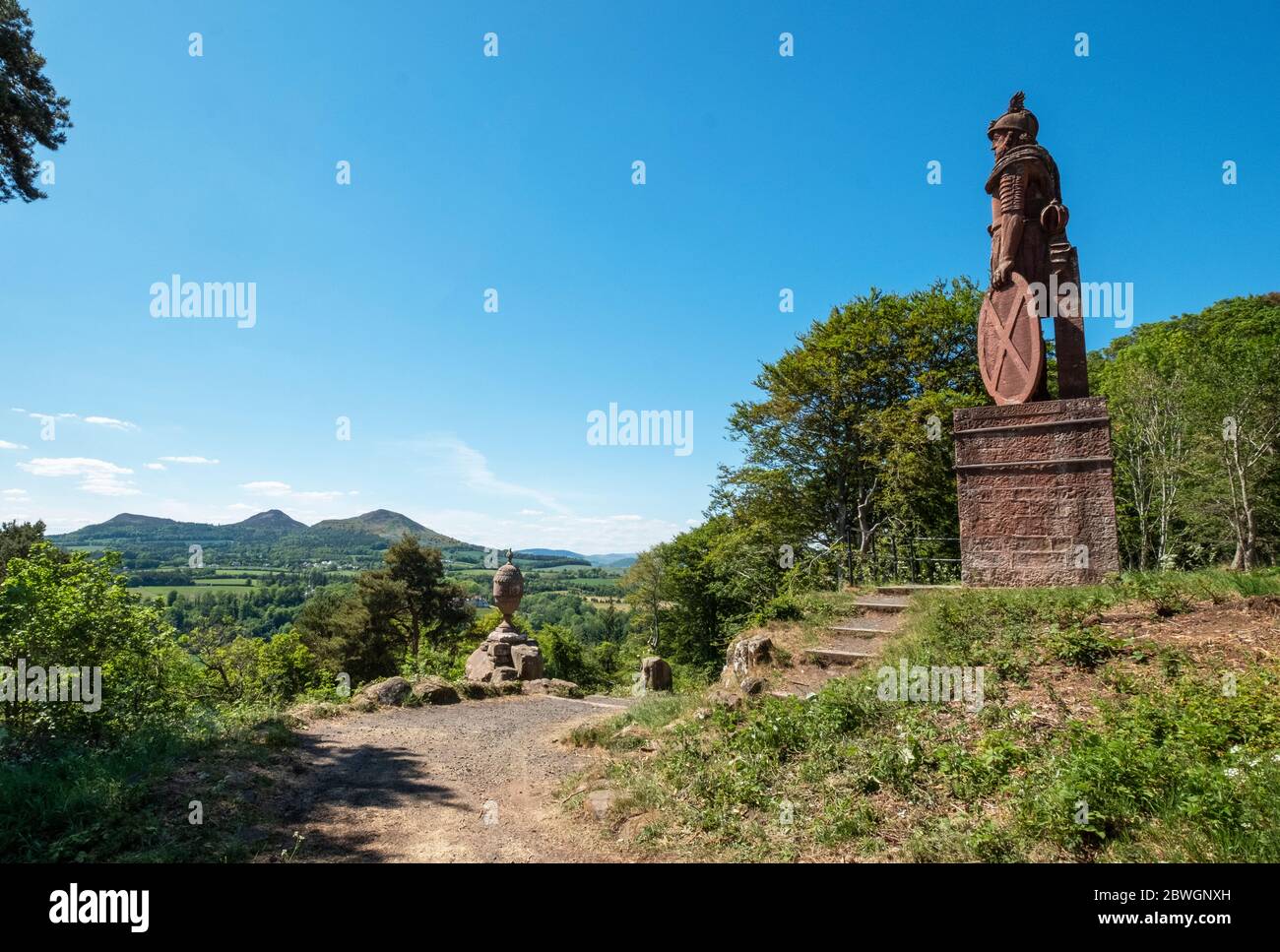 The William Wallace Statue in the grounds of the Bemersyde estate, near Melrose in the Scottish Borders is a statue commemorating William Wallace. Stock Photo