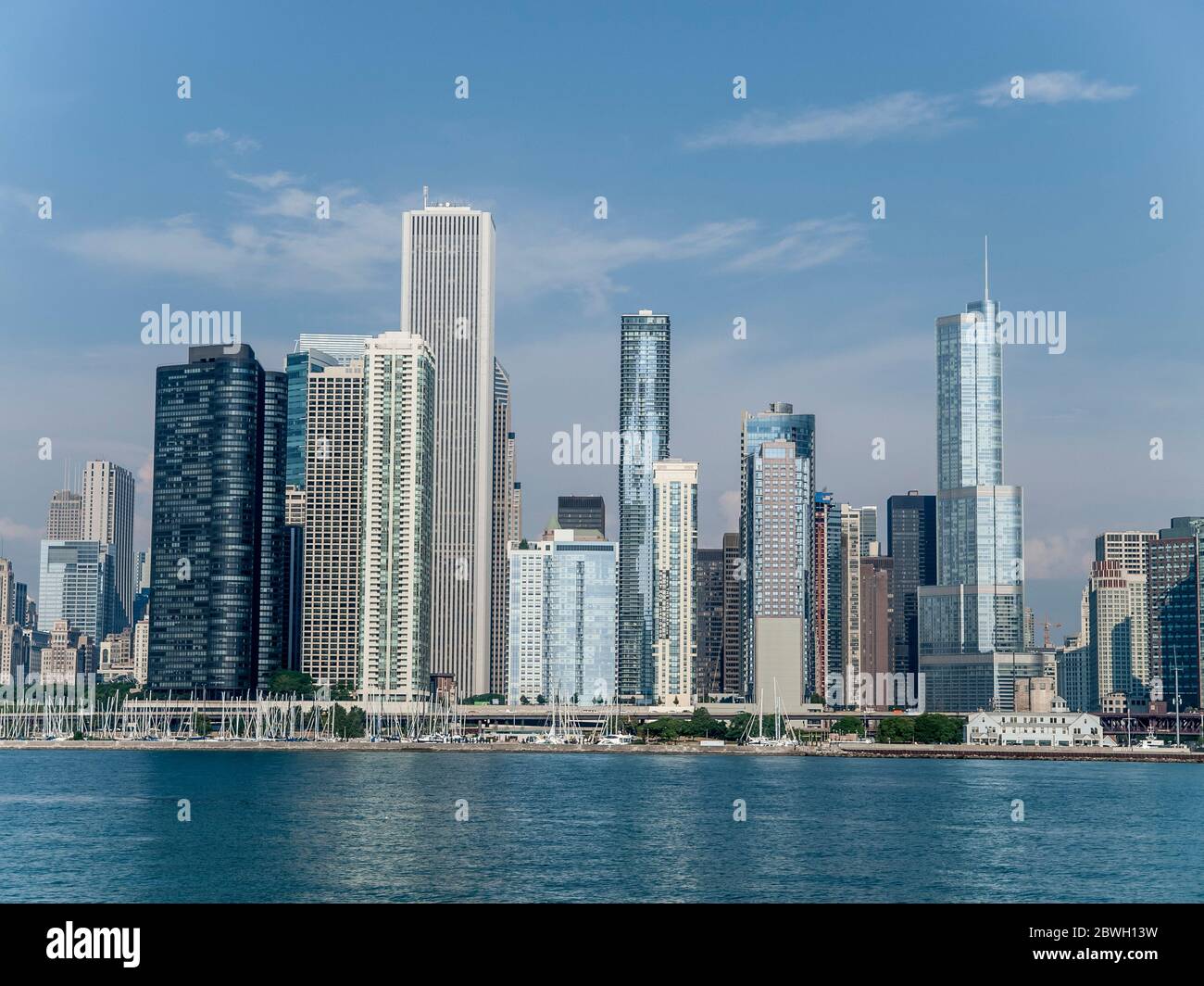 Illinois chicago canal view downtown hi-res stock photography and ...