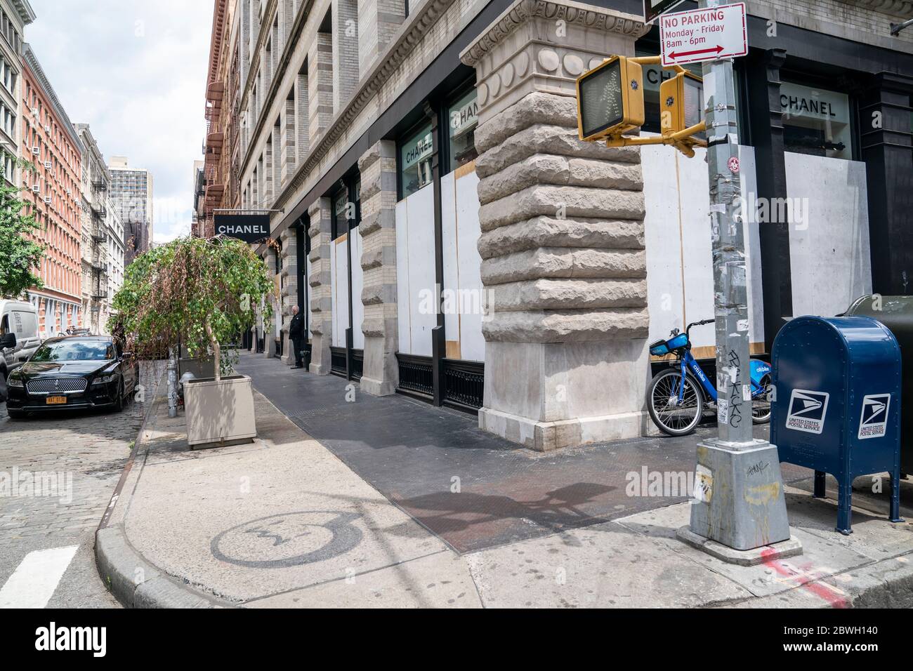 Soho New York Chanel High Resolution Stock Photography and Images - Alamy