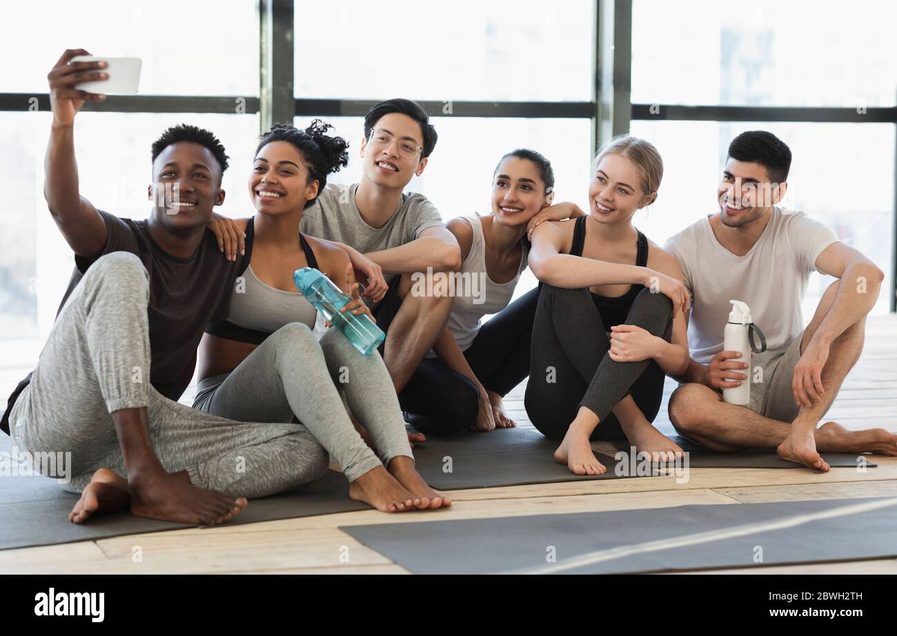 Multicultural team sport hi-res stock photography and images - Alamy
