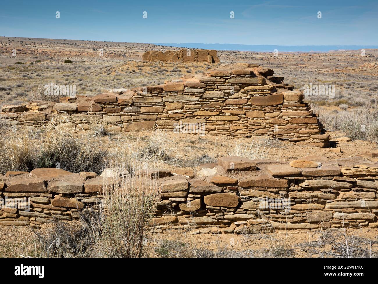 NM00367-00...NEW MEXICO - Remaining walls of Peublo Alto, built about 1,000 years ago, now preserved in Chaco Culture National Historic Park. Stock Photo
