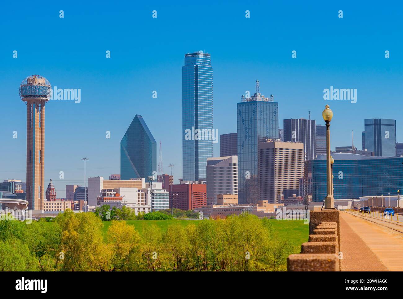 Downtown dallas architecture hi-res stock photography and images - Alamy