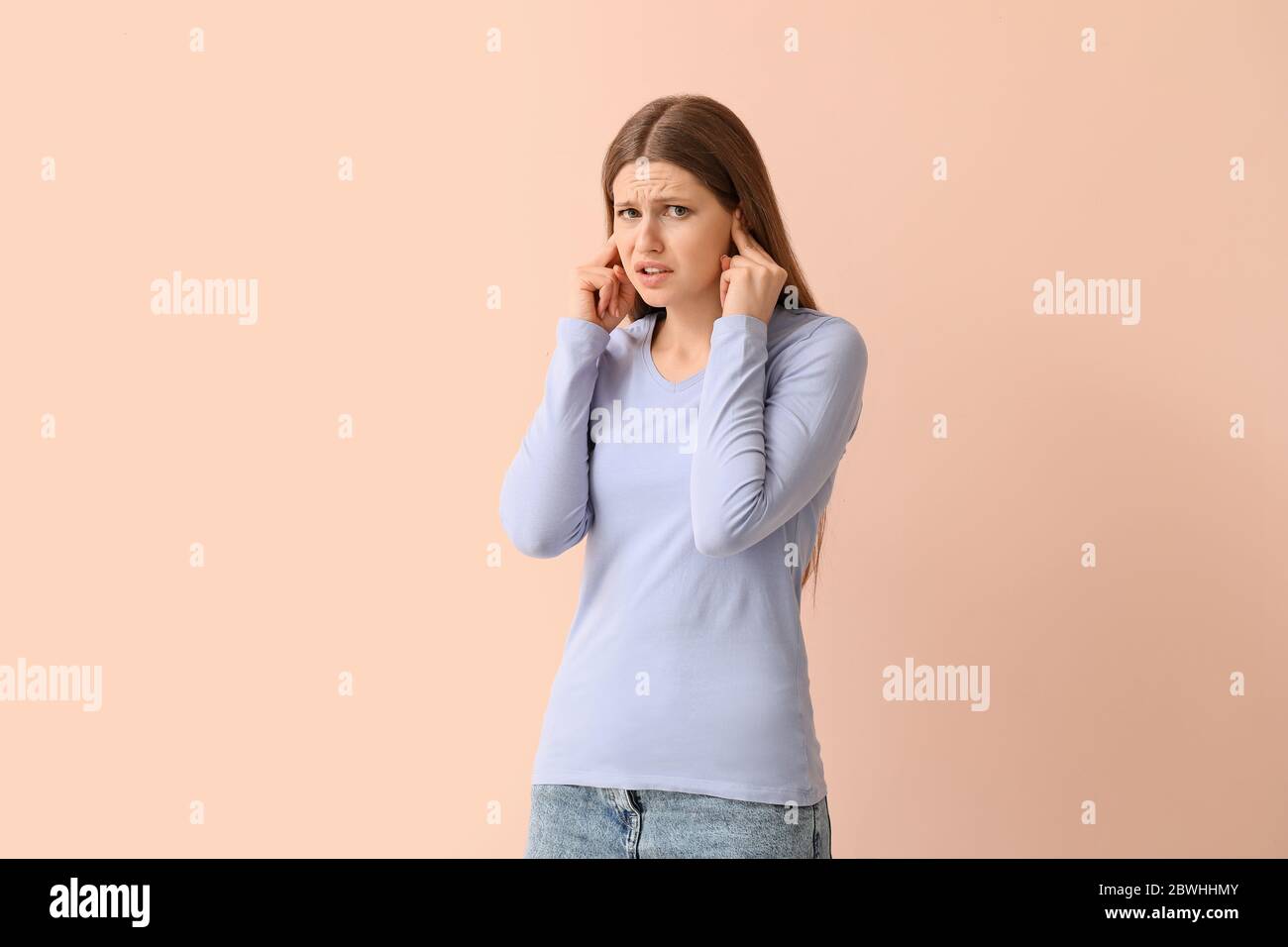 Loud booming noise hires stock photography and images Alamy