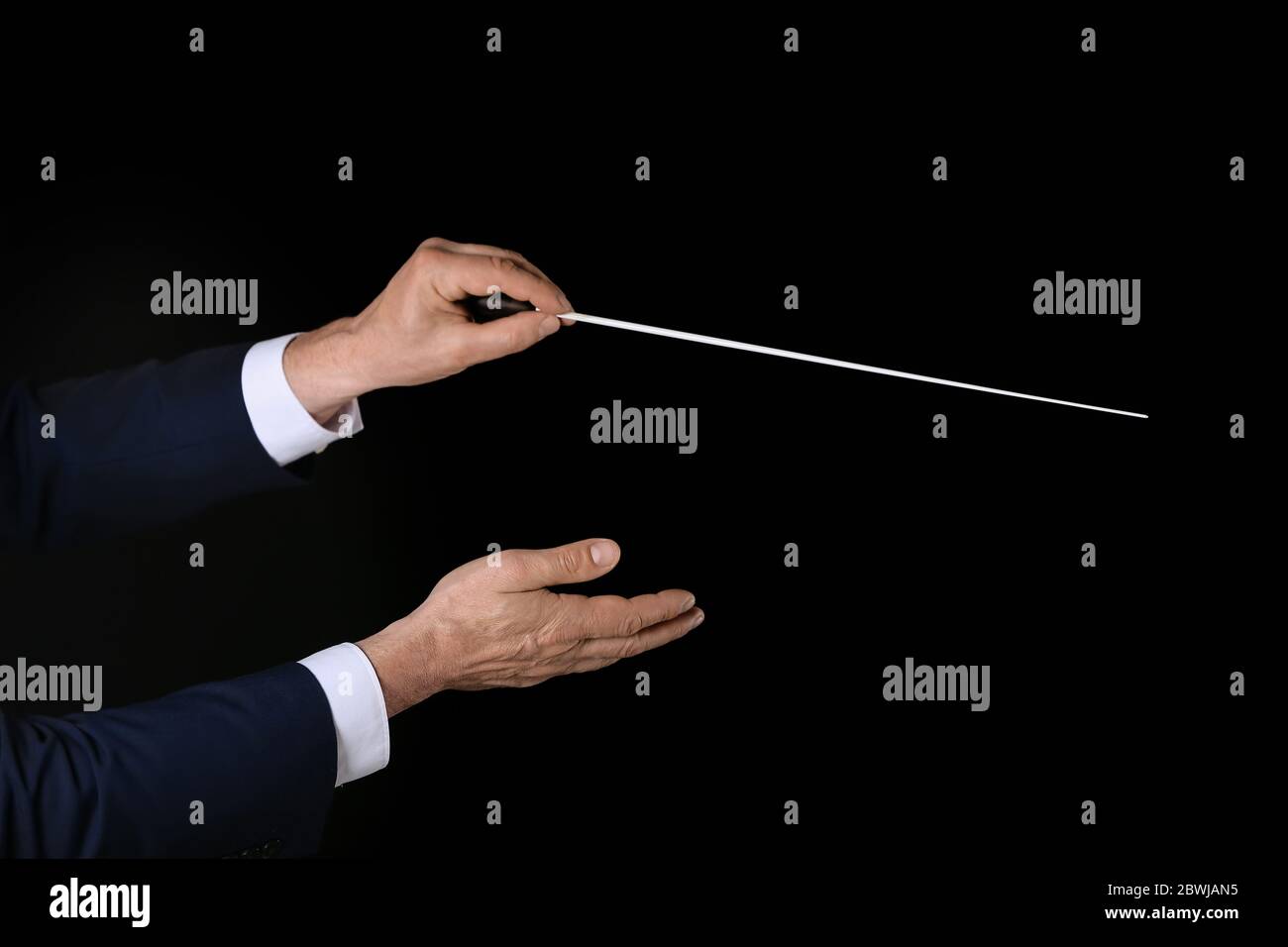 Orchestra conductor hands hi-res stock photography and images - Alamy