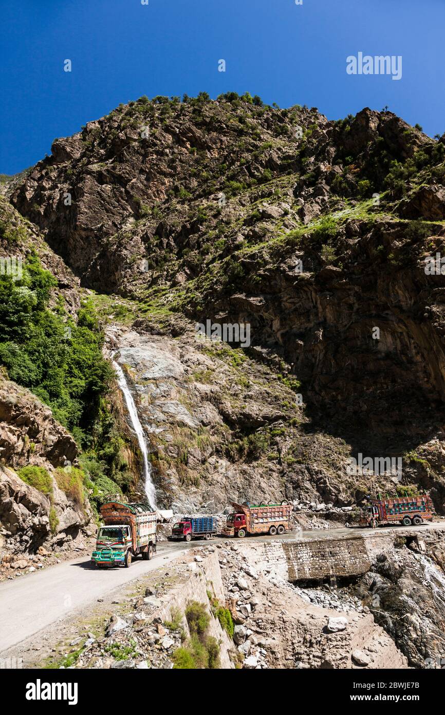 Local trafic, truck and lorry, Karakoram Highway, Indus valley, Karakoram mountain, Gilgit-Baltistan Province, Pakistan, South Asia, Asia Stock Photo