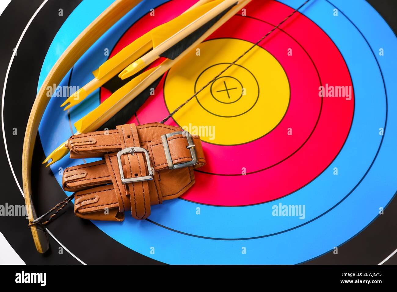 Equipment for archery on target Stock Photo - Alamy