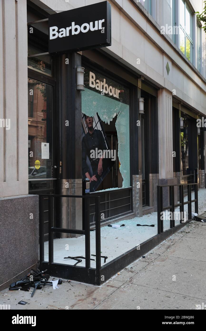 New York, NY, USA - June 1, 2020: Windows of Barbour boutique on Wooster  Street smashed and stores looted Stock Photo - Alamy