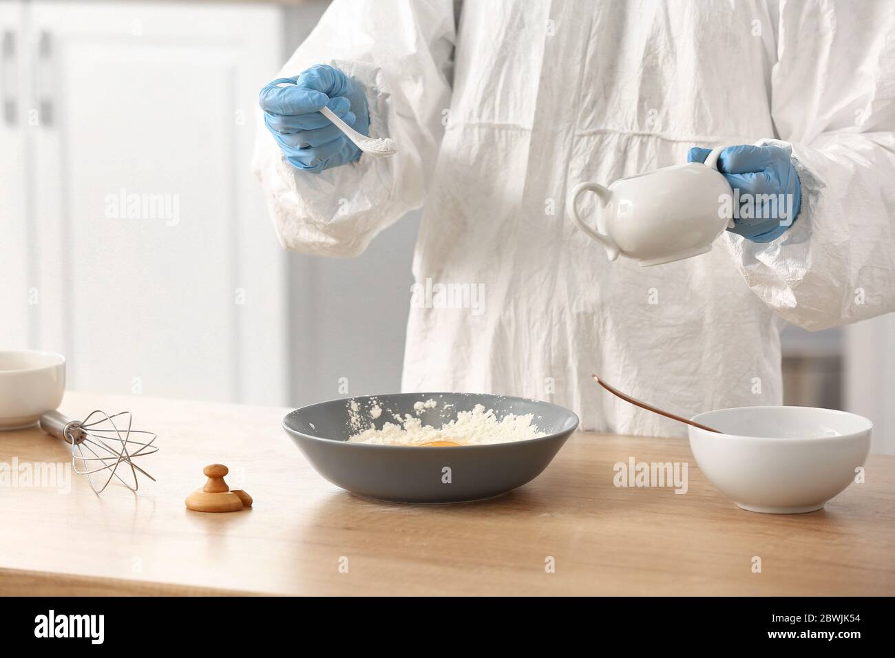 Suit flour hi-res stock photography and images - Alamy
