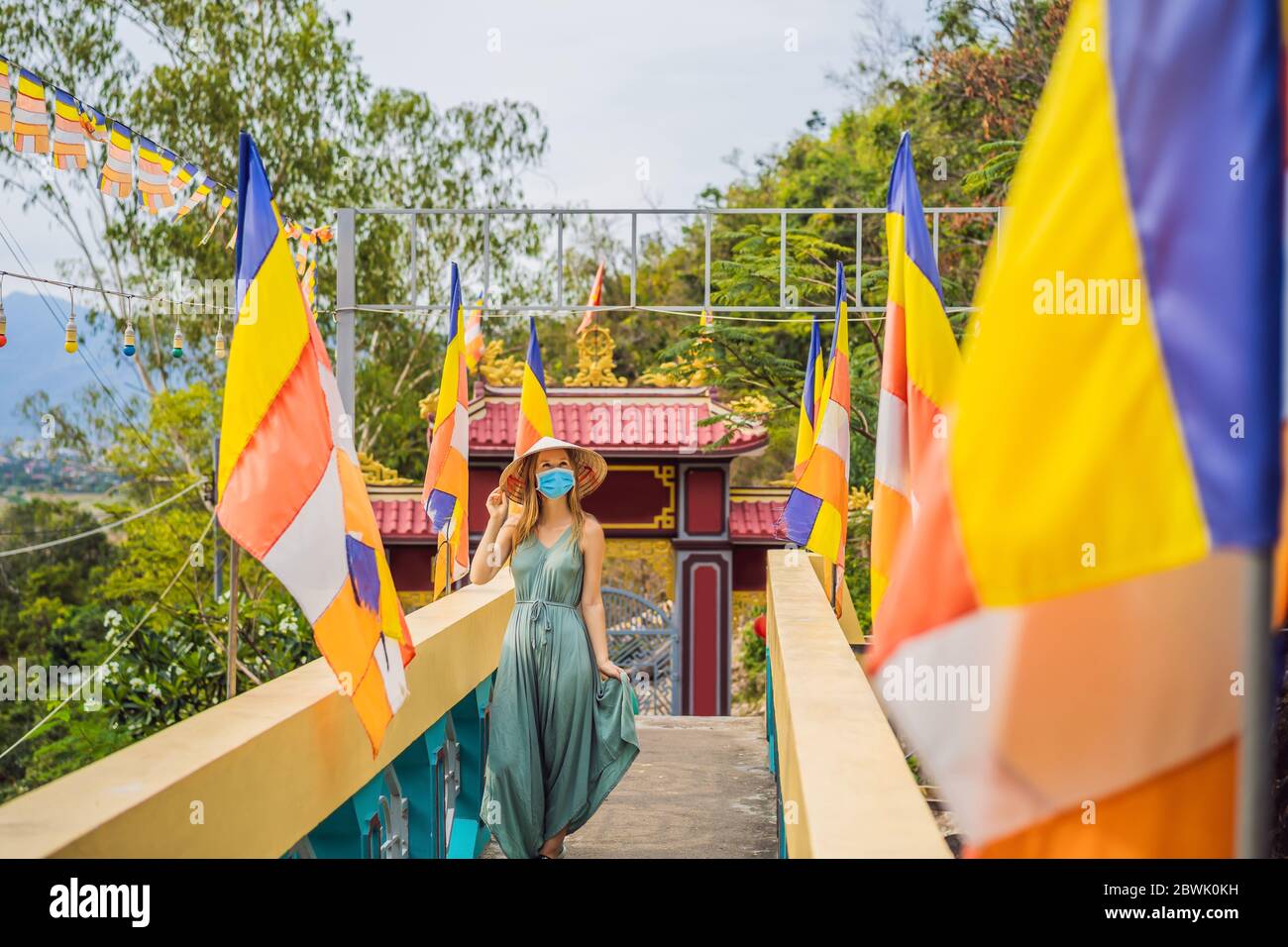 Download Vietnam Mask High Resolution Stock Photography And Images Alamy Yellowimages Mockups