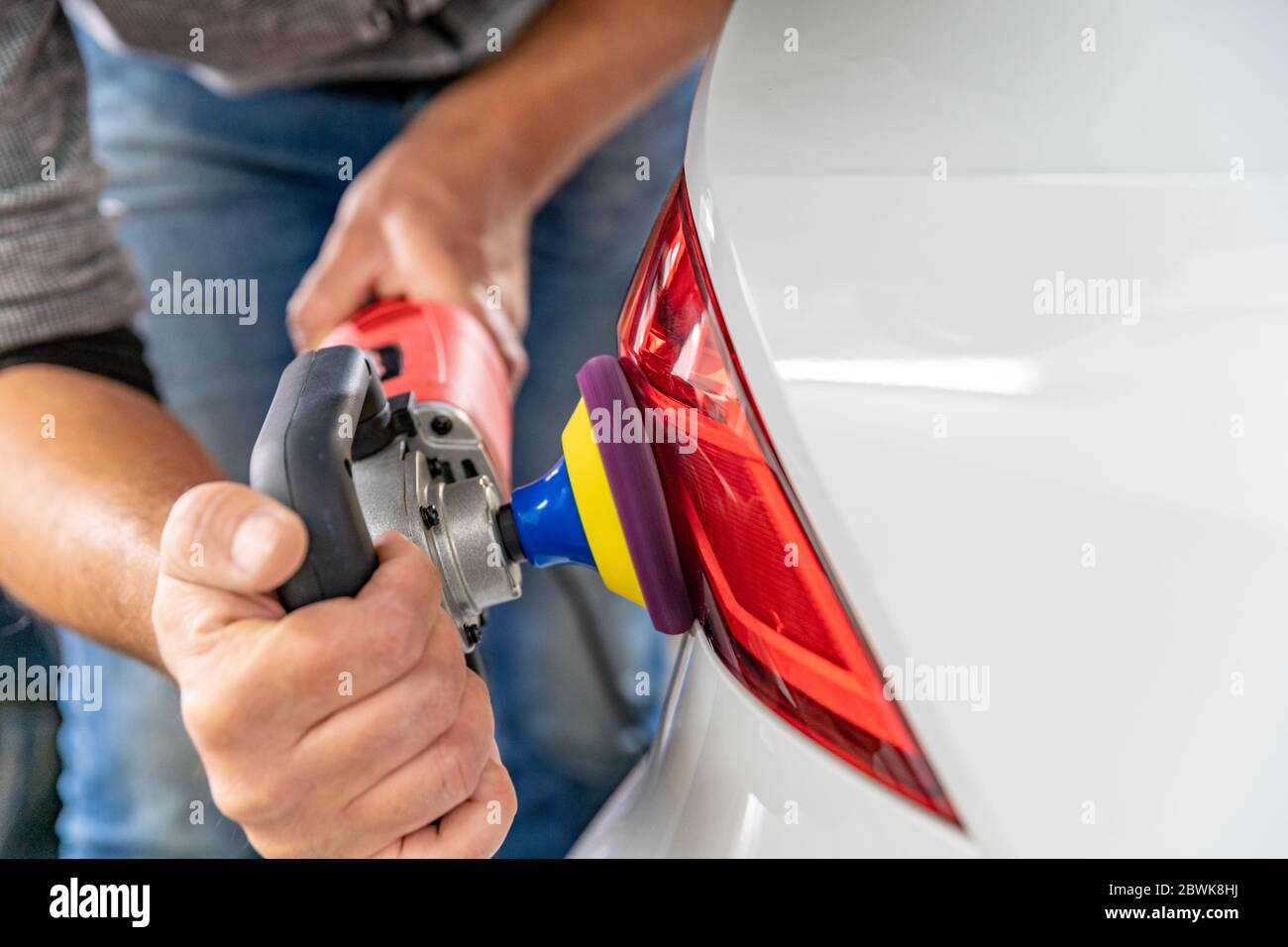 Car polishing: Is using a machine better than using your hands