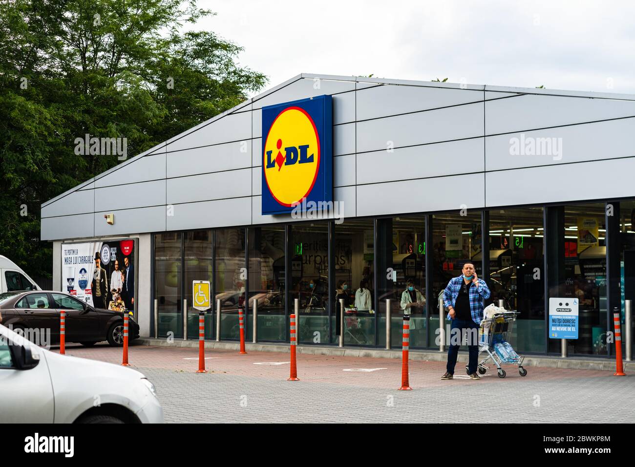 Page 7 Lidl Supermarket High Resolution Stock Photography And Images Alamy Page 7 Lidl Supermarket High Resolution Stock Photography And Images Alamy