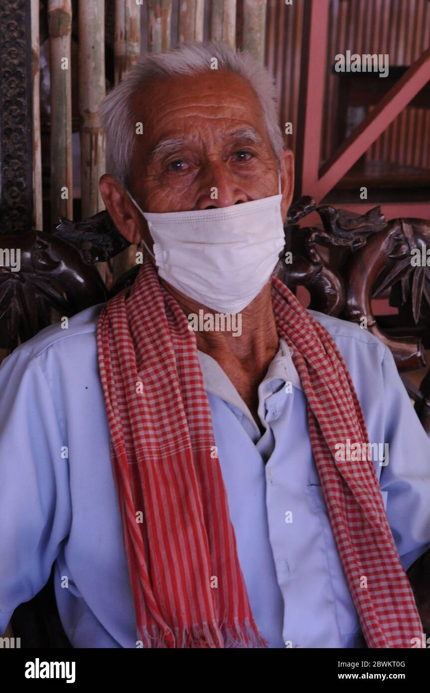 Cambodian man wearing face mask hi-res stock photography and images - Alamy