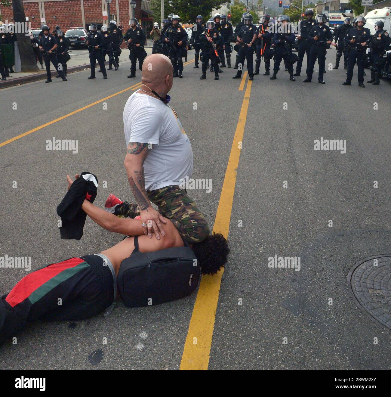 Choke hold hires stock photography and images Alamy