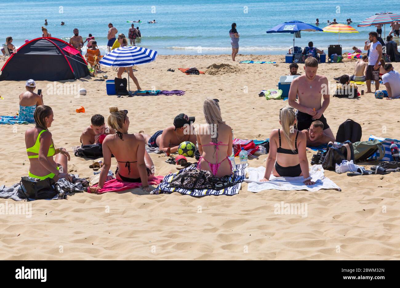 Bournemouth Dorset Uk 2nd June 2020 Uk Weather Scorching Hot Sunny Day At Bournemouth Beaches As The Glorious Weather Continues And Temperatures Rise With Unbroken Sunshine Sunseekers Flock To The Seaside To