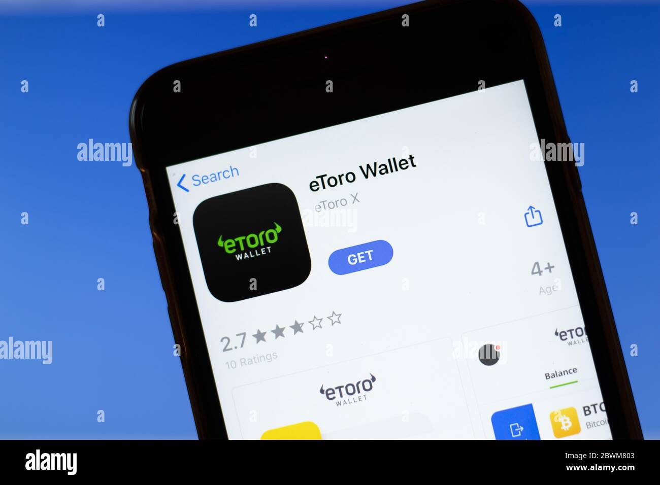 Moscow, Russia - 1 June 2020: eToro wallet app mobile logo close-up on  screen display, Illustrative Editorial Stock Photo - Alamy