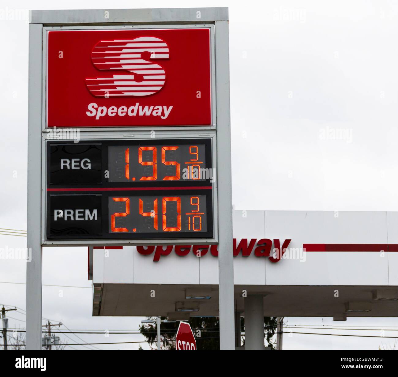 Dollar a gallon 3 hi-res stock photography and images - Alamy