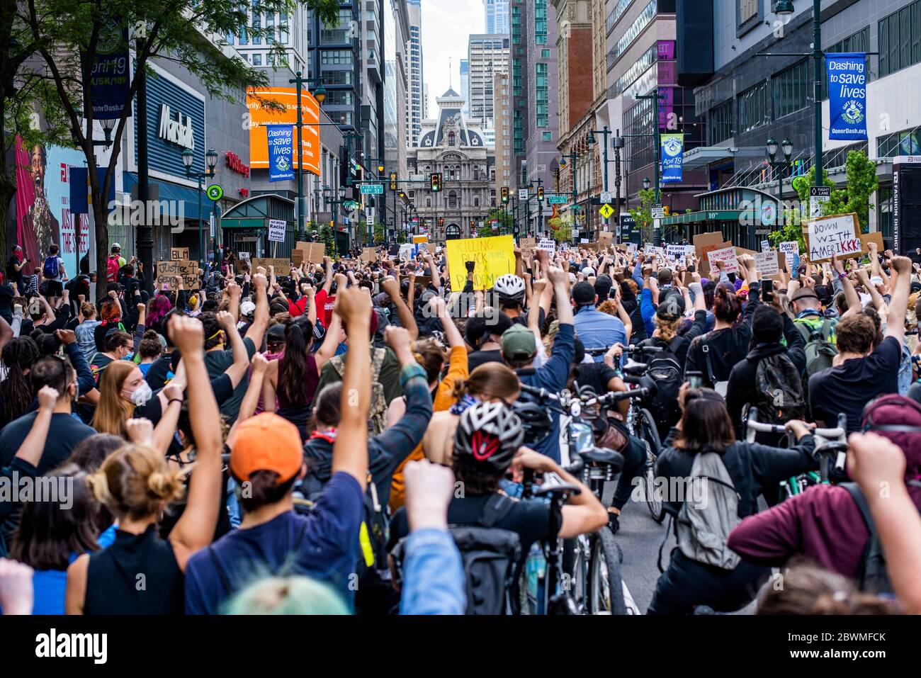 Philadelphia, Pennsylvania / USA. Thousands of people marched through center city Philadelphia calling for an end to police brutality, the defunding of the Philadelphia Police Department in favor of essential social services that address historic and underlying injustices for black and brown communityes and working class and poor communities. June 01, 2020. Credit: Christopher Evens/Alamy Live News Stock Photo