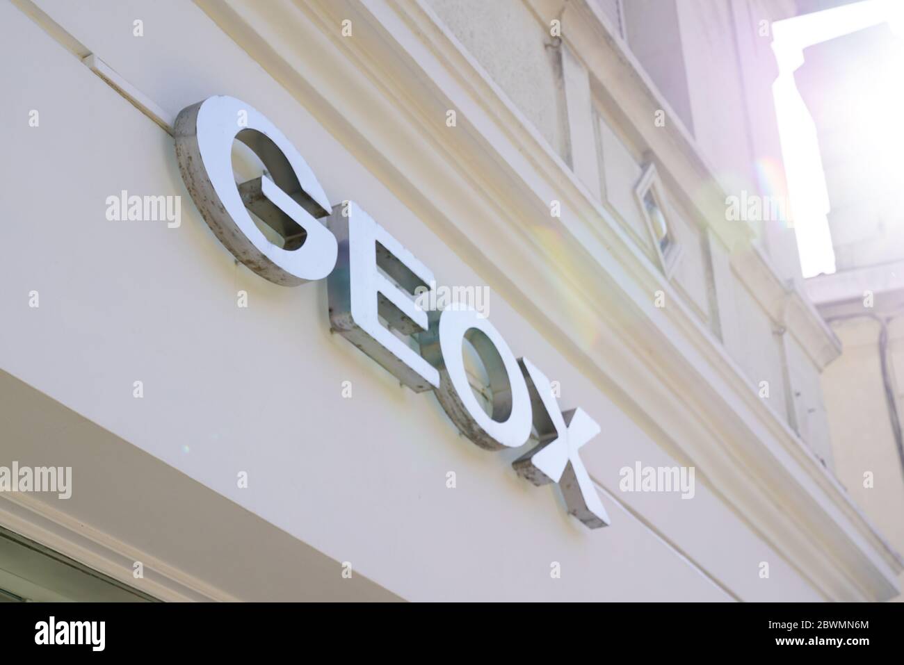 Bordeaux , Aquitaine / France - 05 05 2020 : Geox shoes store sign text and  shop logo for Italian clothing Stock Photo - Alamy