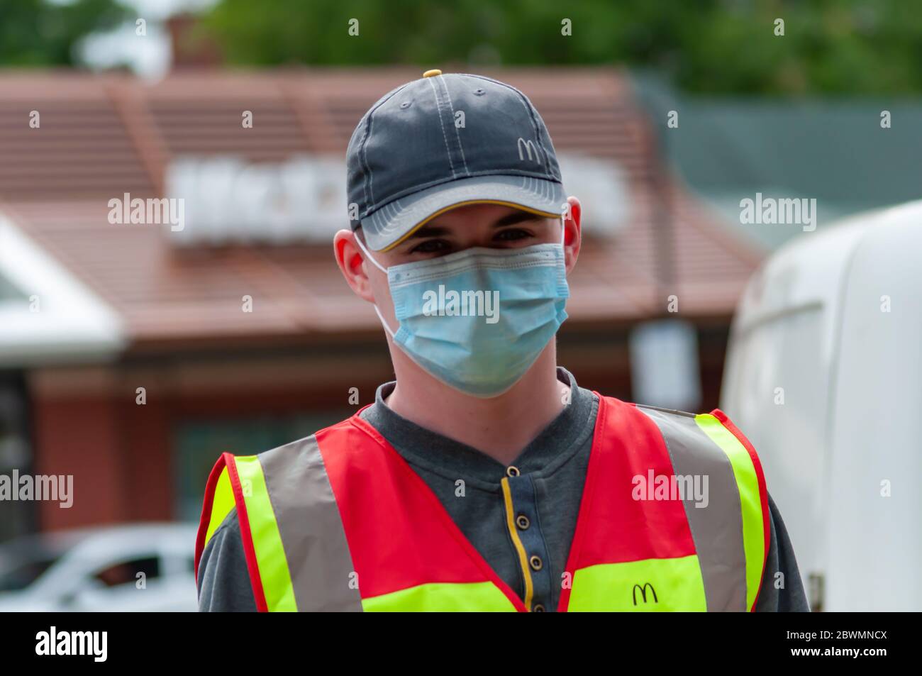 Mcdonalds staff service hi-res stock photography and images - Alamy