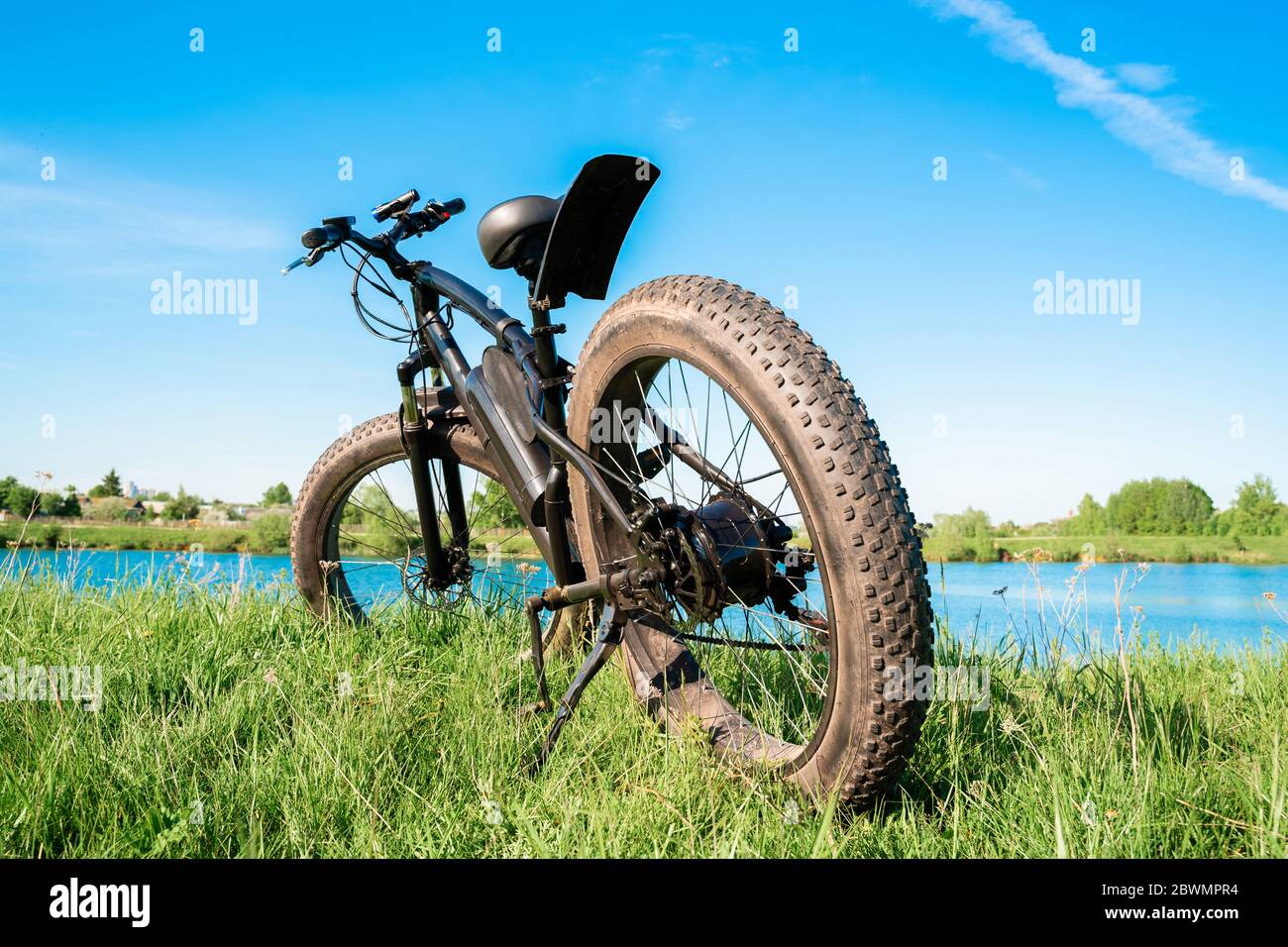 black muffle fatbike
