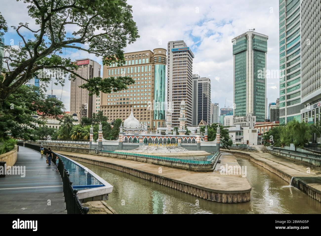 KUALA LUMPUR, MALAYSIA - NOVEMBER 28, 2019: Panoramic view of River of Life Kolam Biru water and Leboh Pasar Besar, KL. The Blue Pool is the 1st phase Stock Photo