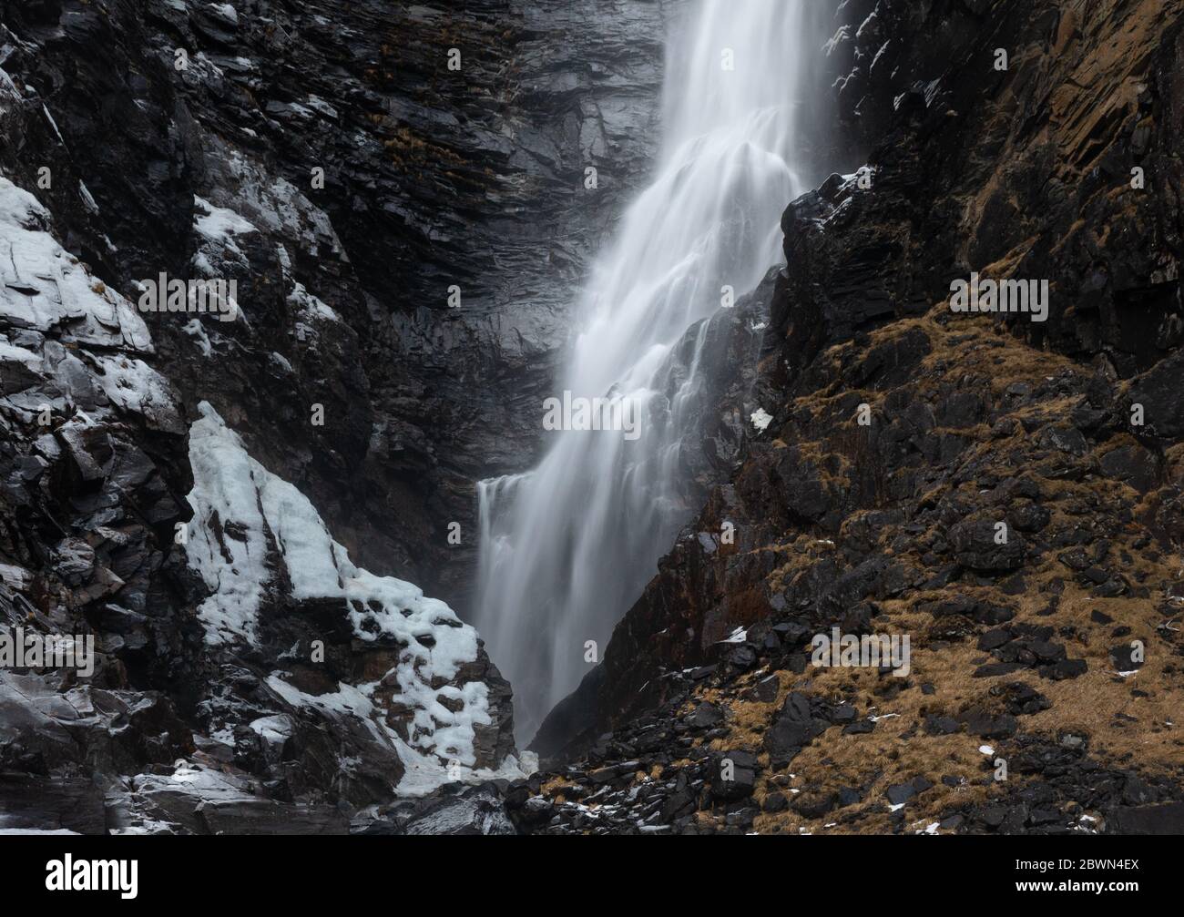 Early wintertime in Amotan gorge by the Svoufallet waterfall, Trollheimen National Park, middle Norway. Stock Photo