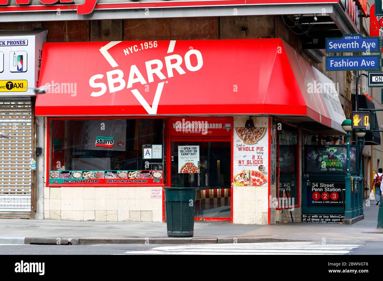 Sbarro, 159 West 33rd St, New York. NYC storefront photo of an  chain pizza shop in Midtown Manhattan. Stock Photo